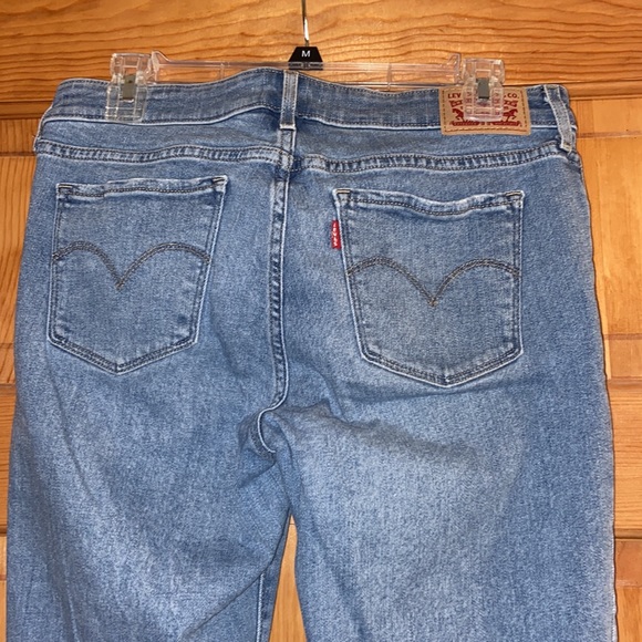 ✨HOST PICK✨ Levi’s 711 skinny light wash jeans - Picture 7 of 9
